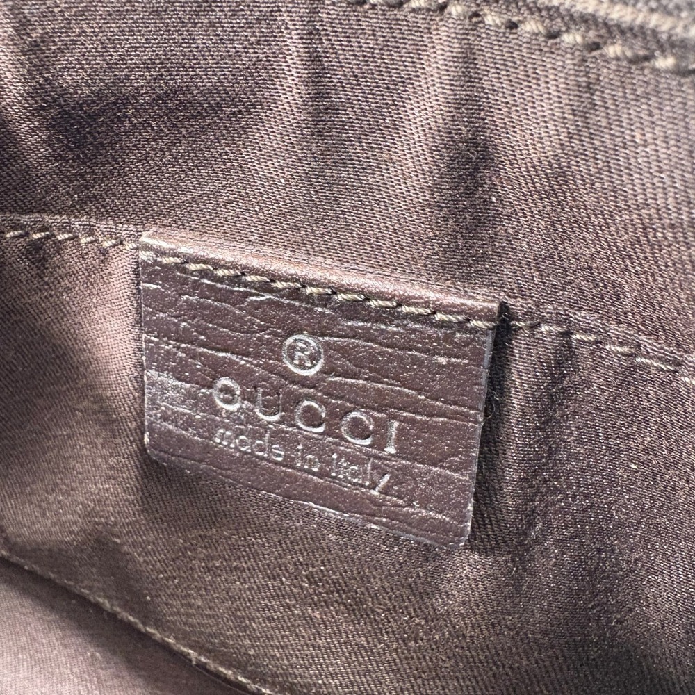 Authentic Gucci Wristlet Pouch Monogram Pre-Owned GG Canvas Web Stripe Charm - Picture 4 of 5